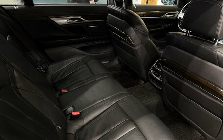 BMW 7 серия, 2018 год, 3 600 000 рублей, 18 фотография