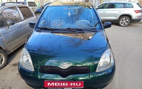 Toyota Yaris I рестайлинг, 2003 год, 350 000 рублей, 1 фотография