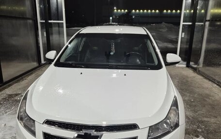 Chevrolet Cruze II, 2011 год, 680 000 рублей, 7 фотография