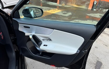 Mercedes-Benz A-Класс, 2018 год, 2 700 000 рублей, 13 фотография