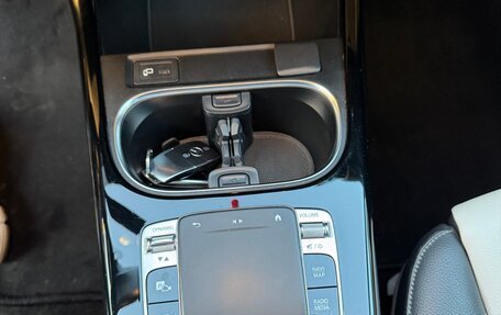 Mercedes-Benz A-Класс, 2018 год, 2 700 000 рублей, 16 фотография