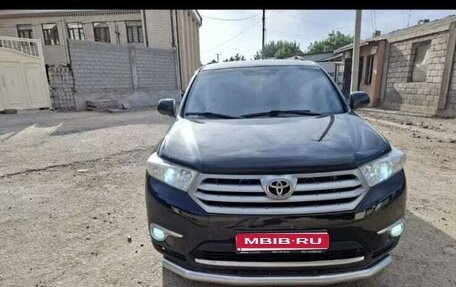 Toyota Highlander III, 2013 год, 2 150 000 рублей, 1 фотография