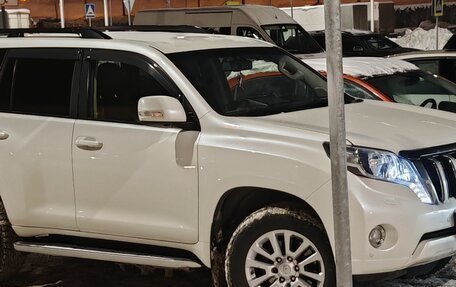 Toyota Land Cruiser Prado 150 рестайлинг 2, 2015 год, 3 700 000 рублей, 2 фотография