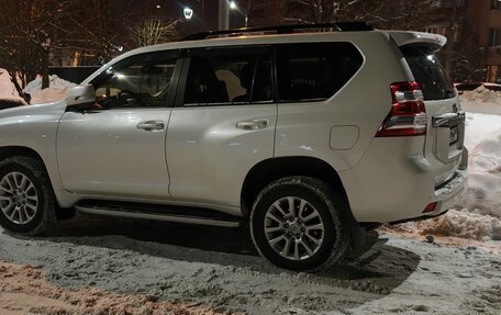 Toyota Land Cruiser Prado 150 рестайлинг 2, 2015 год, 3 700 000 рублей, 7 фотография