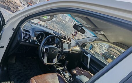 Toyota Land Cruiser Prado 150 рестайлинг 2, 2015 год, 3 700 000 рублей, 12 фотография