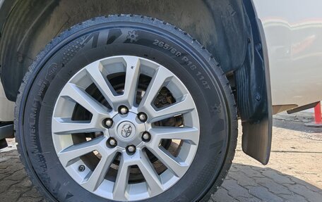 Toyota Land Cruiser Prado 150 рестайлинг 2, 2015 год, 3 700 000 рублей, 14 фотография