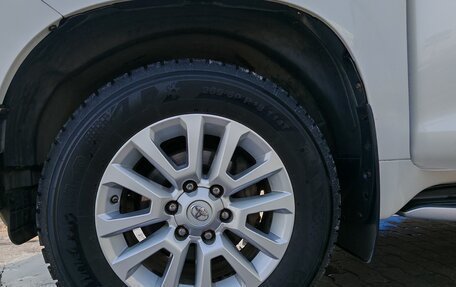 Toyota Land Cruiser Prado 150 рестайлинг 2, 2015 год, 3 700 000 рублей, 16 фотография