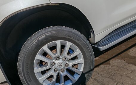 Toyota Land Cruiser Prado 150 рестайлинг 2, 2015 год, 3 700 000 рублей, 20 фотография