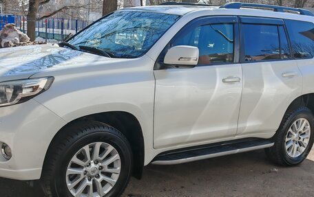 Toyota Land Cruiser Prado 150 рестайлинг 2, 2015 год, 3 700 000 рублей, 25 фотография