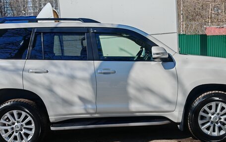 Toyota Land Cruiser Prado 150 рестайлинг 2, 2015 год, 3 700 000 рублей, 26 фотография