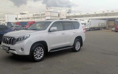 Toyota Land Cruiser Prado 150 рестайлинг 2, 2015 год, 3 700 000 рублей, 31 фотография