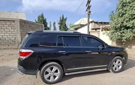 Toyota Highlander III, 2013 год, 2 150 000 рублей, 2 фотография