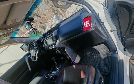 Toyota Land Cruiser Prado 150 рестайлинг 2, 2015 год, 3 700 000 рублей, 29 фотография