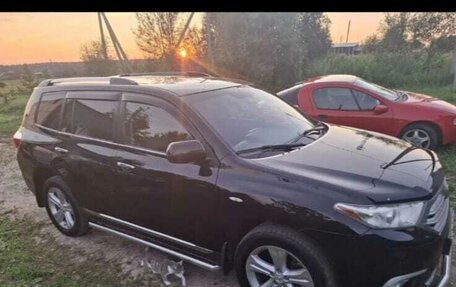 Toyota Highlander III, 2013 год, 2 150 000 рублей, 12 фотография