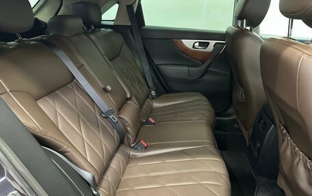 Infiniti QX70, 2016 год, 2 250 000 рублей, 17 фотография