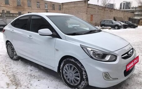 Hyundai Solaris II рестайлинг, 2012 год, 790 000 рублей, 3 фотография