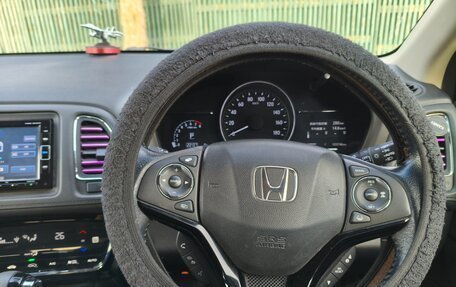 Honda Vezel, 2018 год, 2 040 000 рублей, 3 фотография