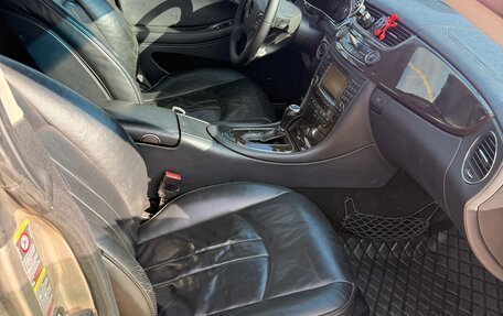 Mercedes-Benz CLS, 2005 год, 1 350 000 рублей, 16 фотография