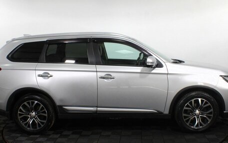 Mitsubishi Outlander III рестайлинг 3, 2017 год, 2 220 000 рублей, 5 фотография