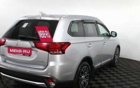 Mitsubishi Outlander III рестайлинг 3, 2017 год, 2 220 000 рублей, 6 фотография