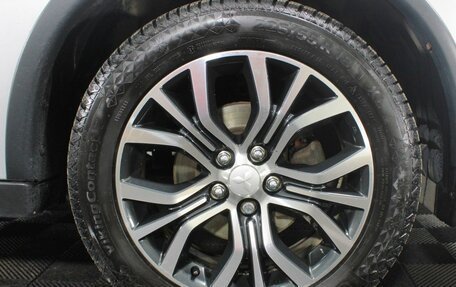 Mitsubishi Outlander III рестайлинг 3, 2017 год, 2 220 000 рублей, 23 фотография