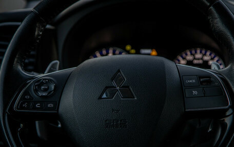 Mitsubishi Outlander III рестайлинг 3, 2018 год, 2 248 000 рублей, 11 фотография