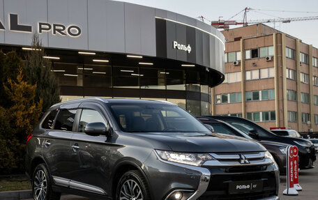 Mitsubishi Outlander III рестайлинг 3, 2018 год, 2 248 000 рублей, 2 фотография