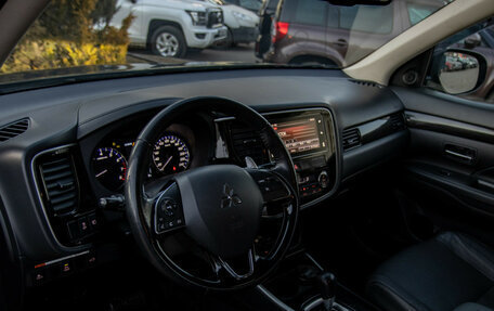 Mitsubishi Outlander III рестайлинг 3, 2018 год, 2 248 000 рублей, 9 фотография