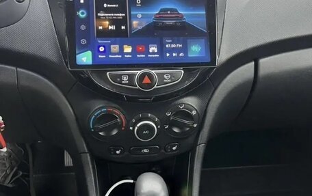 Hyundai Solaris II рестайлинг, 2011 год, 785 000 рублей, 8 фотография