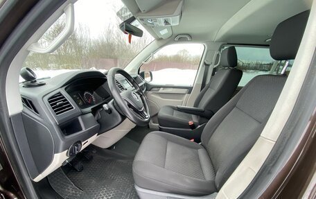 Volkswagen Caravelle T6 рестайлинг, 2016 год, 4 000 000 рублей, 5 фотография