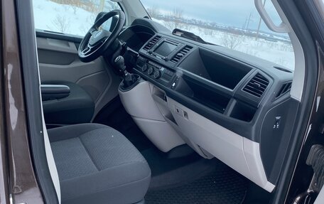 Volkswagen Caravelle T6 рестайлинг, 2016 год, 4 000 000 рублей, 7 фотография