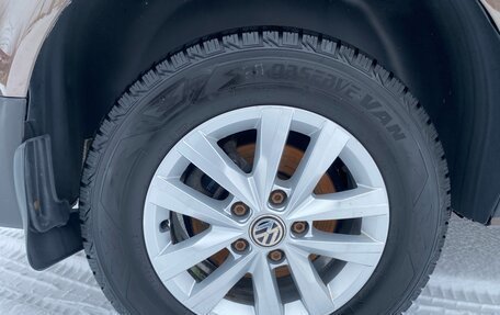 Volkswagen Caravelle T6 рестайлинг, 2016 год, 4 000 000 рублей, 10 фотография