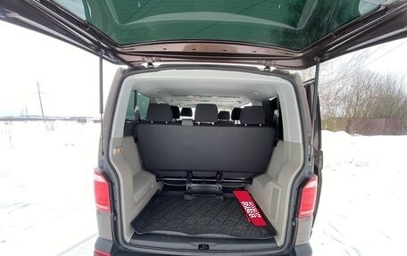 Volkswagen Caravelle T6 рестайлинг, 2016 год, 4 000 000 рублей, 9 фотография