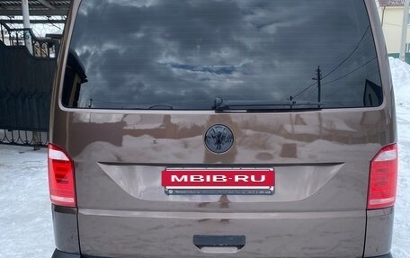 Volkswagen Caravelle T6 рестайлинг, 2016 год, 4 000 000 рублей, 4 фотография