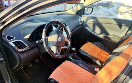 Hyundai Solaris II рестайлинг, 2015 год, 1 100 000 рублей, 6 фотография