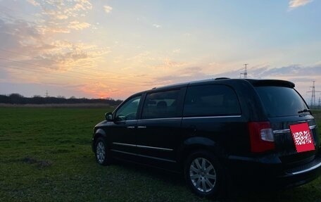 Chrysler Voyager IV, 2014 год, 2 050 000 рублей, 3 фотография