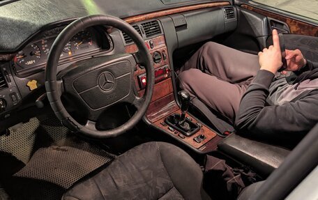 Mercedes-Benz E-Класс, 1998 год, 210 000 рублей, 7 фотография