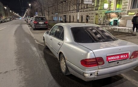 Mercedes-Benz E-Класс, 1998 год, 210 000 рублей, 4 фотография