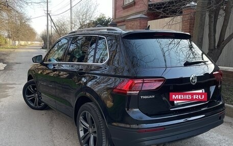 Volkswagen Tiguan II, 2018 год, 2 200 000 рублей, 11 фотография