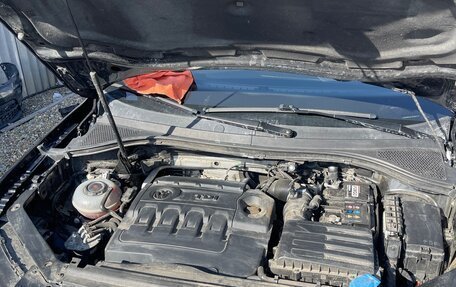 Volkswagen Tiguan II, 2018 год, 2 200 000 рублей, 15 фотография