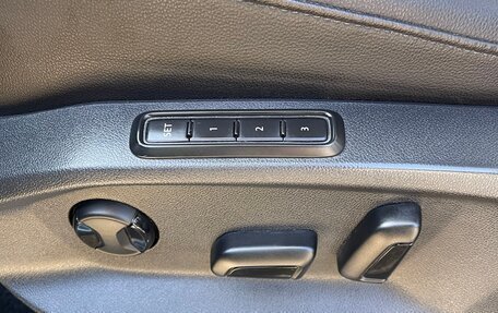 Volkswagen Tiguan II, 2018 год, 2 200 000 рублей, 16 фотография