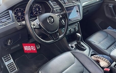 Volkswagen Tiguan II, 2018 год, 2 200 000 рублей, 10 фотография