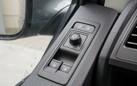 Volkswagen Transporter T6 рестайлинг, 2019 год, 5 049 000 рублей, 13 фотография