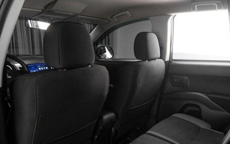 Mitsubishi Outlander III рестайлинг 3, 2007 год, 999 000 рублей, 11 фотография