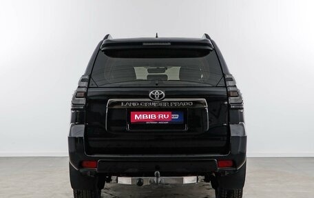 Toyota Land Cruiser Prado 150 рестайлинг 2, 2021 год, 7 595 055 рублей, 4 фотография