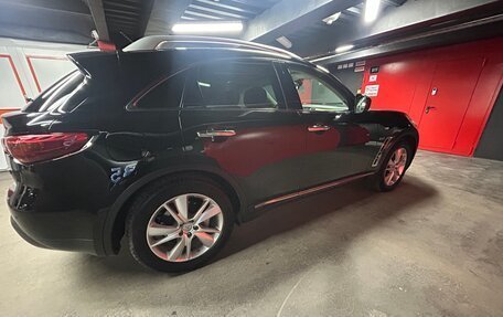 Infiniti QX70, 2015 год, 2 550 000 рублей, 4 фотография