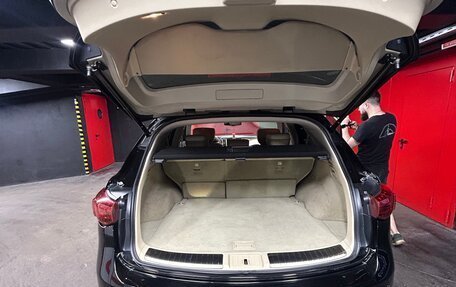 Infiniti QX70, 2015 год, 2 550 000 рублей, 14 фотография