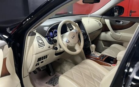 Infiniti QX70, 2015 год, 2 550 000 рублей, 10 фотография