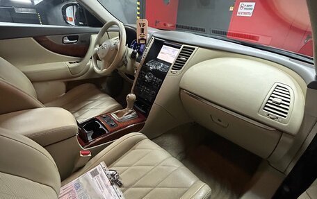 Infiniti QX70, 2015 год, 2 550 000 рублей, 13 фотография