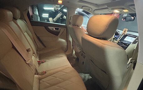 Infiniti QX70, 2015 год, 2 550 000 рублей, 12 фотография